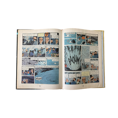 Couverture du livre "Les Aventures de Tintin : Vol 714 pour Sydney" par Hergé, publié par Espace714, illustrée avec Tintin et ses amis.