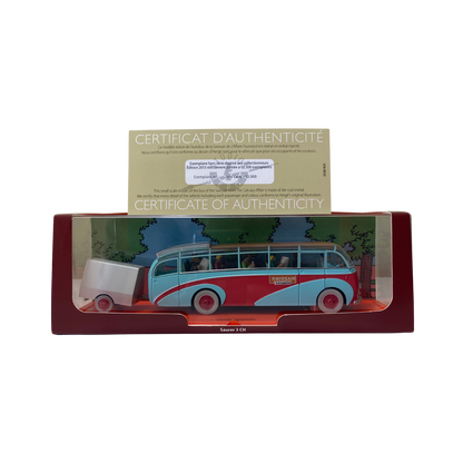 Autobus de la Swissair de Espace714, modèle détaillé avec logo Swissair, vue latérale sur fond blanc.