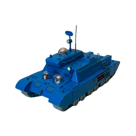 Char lunaire Espace714, sculpture en forme de lune avec détails texturés, sur fond sombre.