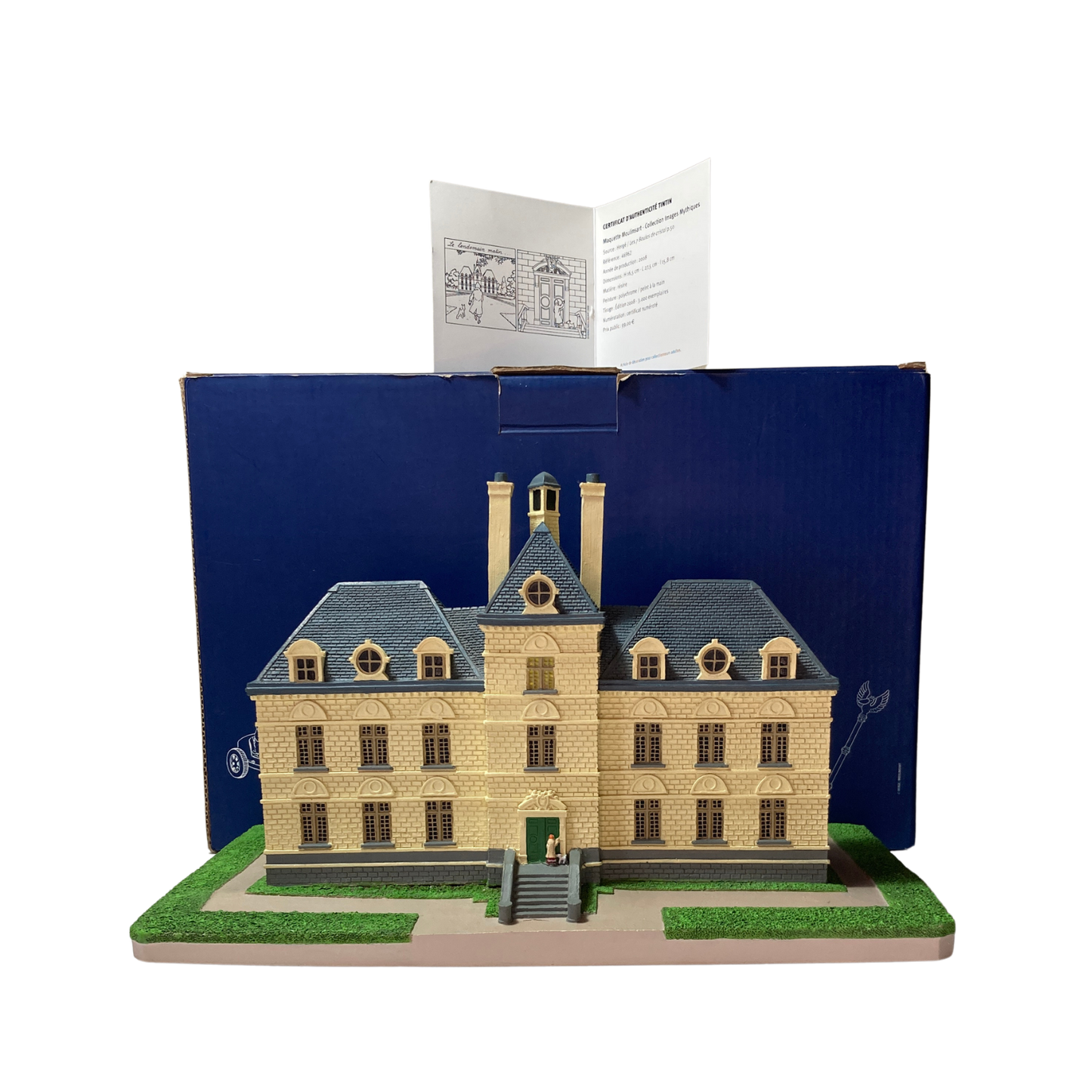 Maquette du château de Moulinsart d'Espace714, vue détaillée de la structure en miniature du célèbre château.