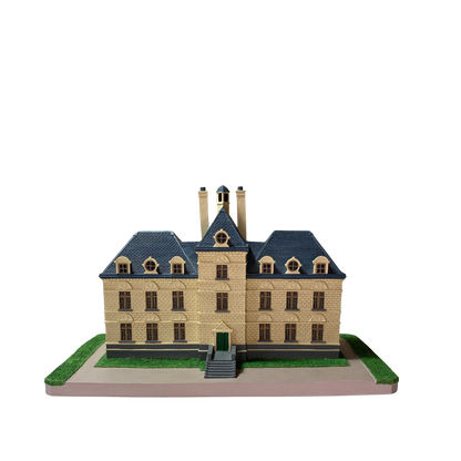 Maquette du château de Moulinsart par Espace714, détail du modèle réduit avec tours et murs en pierre.