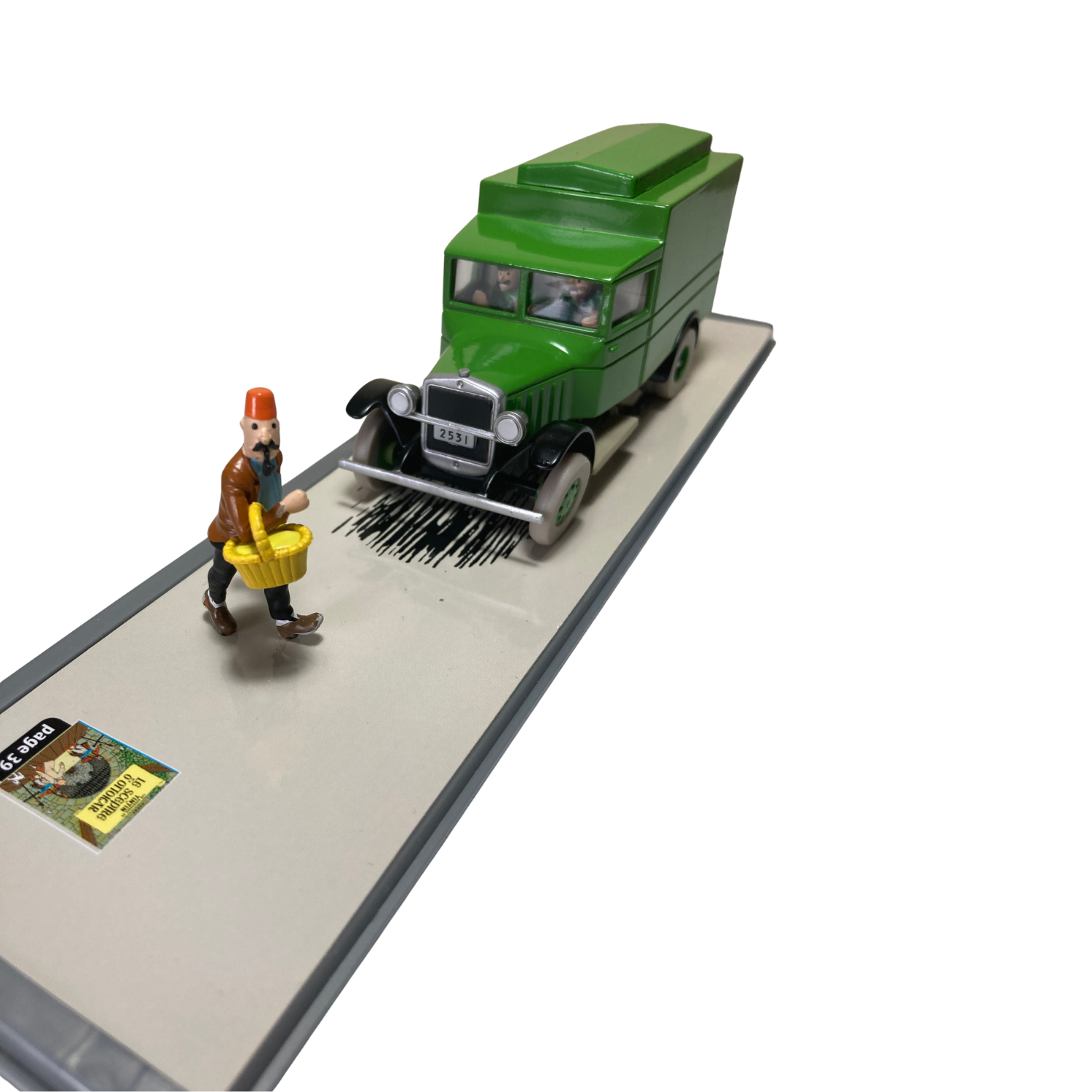 Camion cellulaire Espace714 avec cabine verte et remorque blanche, vue de côté sur fond blanc.