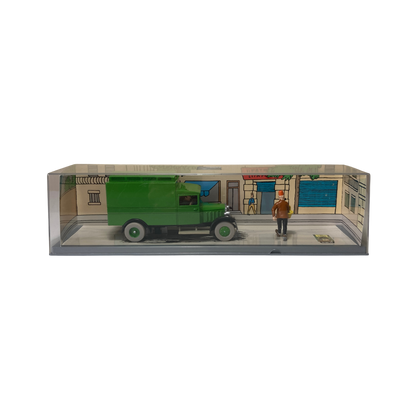 Camion cellulaire Espace714 avec détails colorés et design ludique, vue de face sur fond blanc.