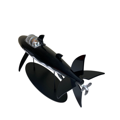 Maquette de sous-marin Requin Espace714, détaillée avec formes réalistes et couleurs marines, vue de face.