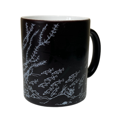 Mug en céramique Le trésor de Rackham le Rouge d'Espace714 avec motif de pirates et design coloré.