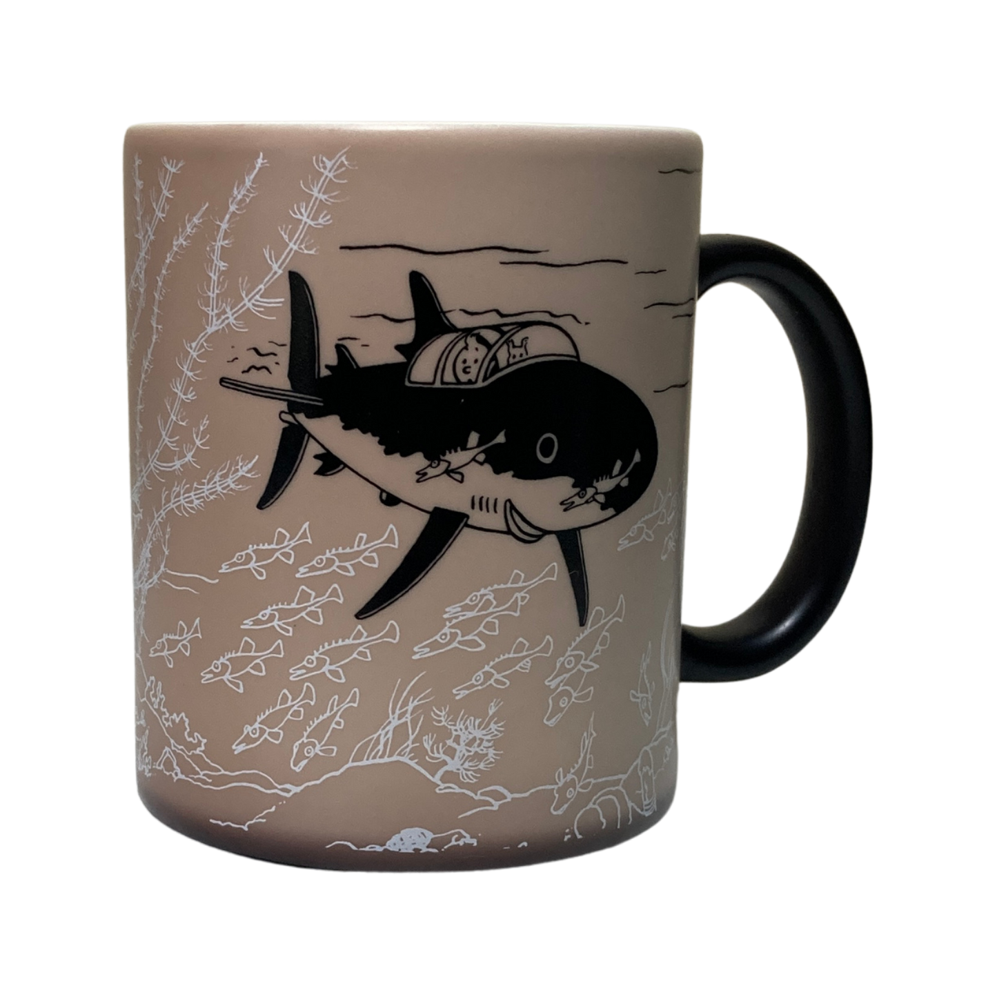 Tasse Le Trésor de Rackham le Rouge Espace714 avec illustration du pirate et décor coloré sur fond blanc