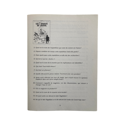 Livre "Êtes-vous Tintinologue" d'Espace714 avec couverture illustrée, destiné aux fans de Tintin et aux passionnés de bande dessinée.