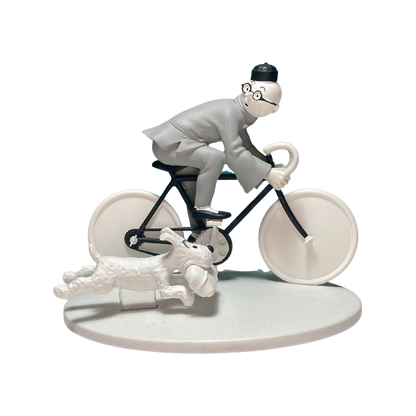 Image de Tintin cycliste et Milou à Shanghai, illustration colorée de bande dessinée, mettant en scène Tintin en vélo avec Milou à ses côtés.