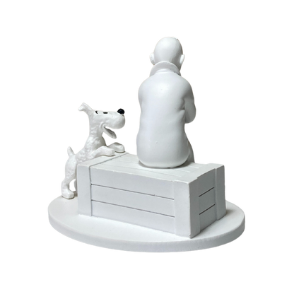 Image de Tintin prisonnier avec Milou sur le navire Karaboudjan, illustration de bande dessinée de Tintin par Espace714.
