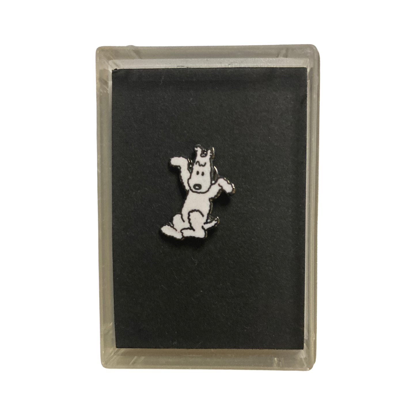 Pin’s Tintin avec Milou de Hergé, présenté dans une boîte Corner, illustrant le personnage emblématique de la bande dessinée.