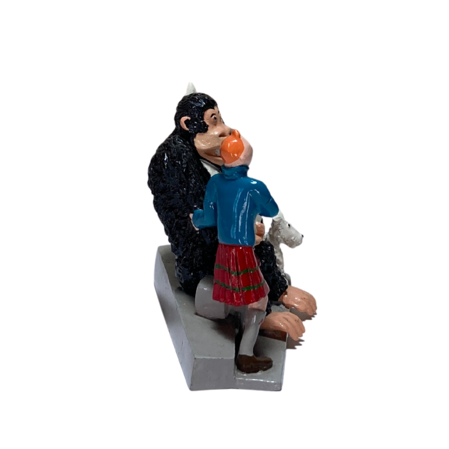 Illustration de Tintin, Milou et le gorille dans une scène de bande dessinée, avec des personnages en couleur.