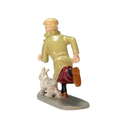Image de Tintin courant, personnage de la bande dessinée, portant son costume bleu et sa casquette, illustré par Espace714.